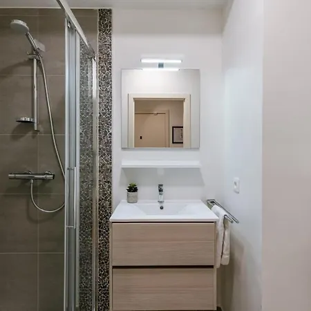 Huswell - Seaside With Shared Pool *